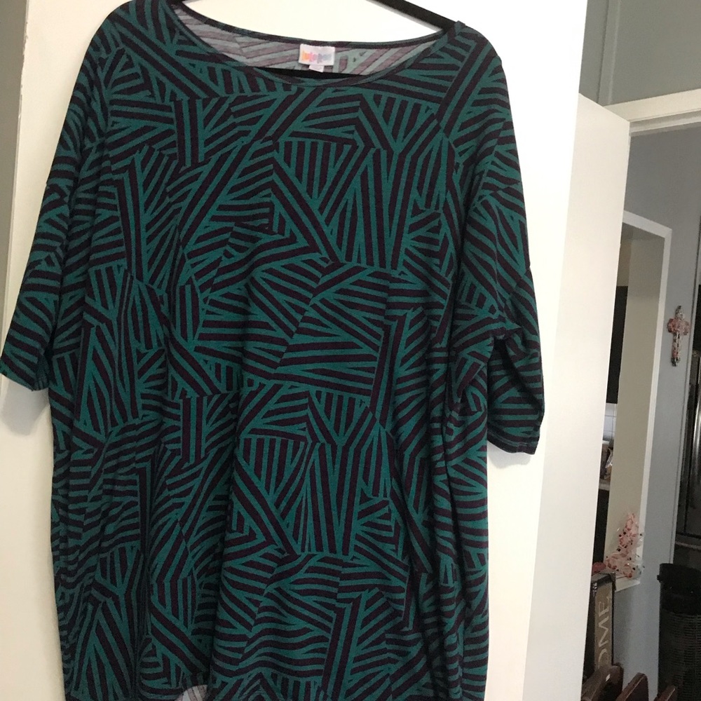 LuLaRoe Women’s Irma blouse size L